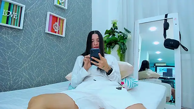 ViictoriiaSaenz online show from 05/14/26, 03:24