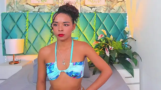 Snapshot of AlexiiaBrown chatting on 05/20/26, 02:12 AlexiiaBrown online show from 05/20/26, 02:12