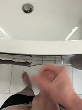 raph5666 online show from 03/25/26, 02:56