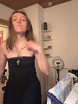 Snapshot of Marina_und_Jayden chatting on 02/07/26, 11:41 Marina und Jayden online show from 02/07/26, 11:41