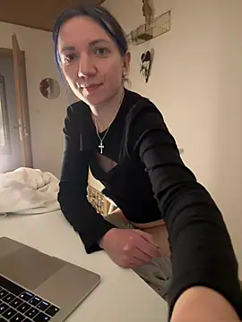 Snapshot of Marina_und_Jayden chatting on 02/26/26, 10:09 Marina und Jayden online show from 02/26/26, 10:09