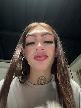 lizz lunna online show from 05/27/26, 02:19