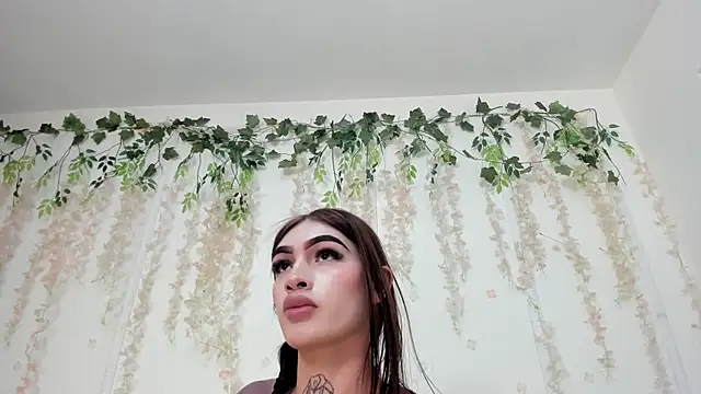 lizz lunna online show from 06/09/26, 09:15