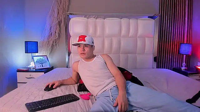 Roger And Ramona online show from 03/24/26, 12:43