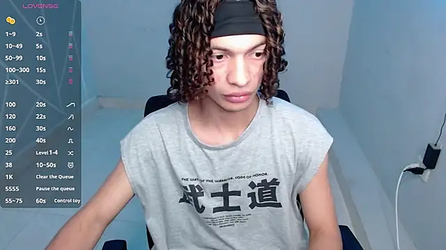 Snapshot of Axel_fox77 chatting on 07/23/26, 11:24 Axel fox77 online show from 07/23/26, 11:24