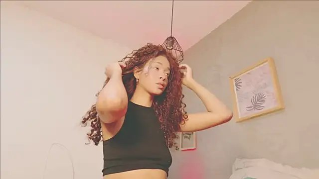 lanahill11 online show from 02/12/26, 01:44