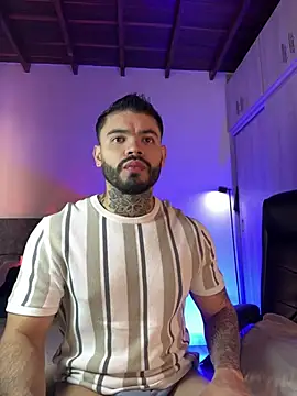 thiago ferrari  online show from 03/25/26, 08:59