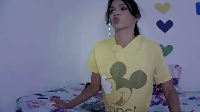 Mia Suarez7 online show from 03/27/26, 12:38