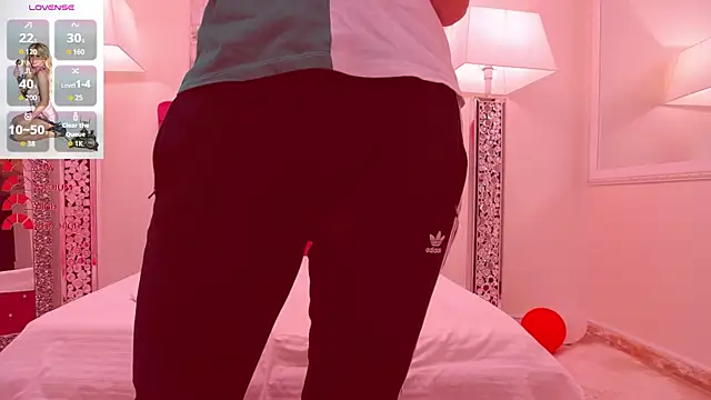 Snapshot of AmandaL1 chatting on 11/27/25, 05:20 AmandaL1 online show from 11/27/25, 05:20