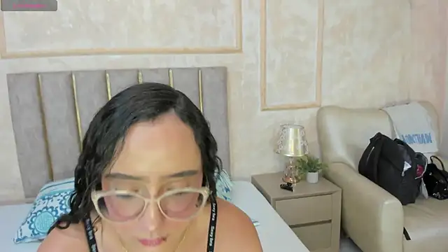 Miaaffox online show from 02/11/26, 08:03