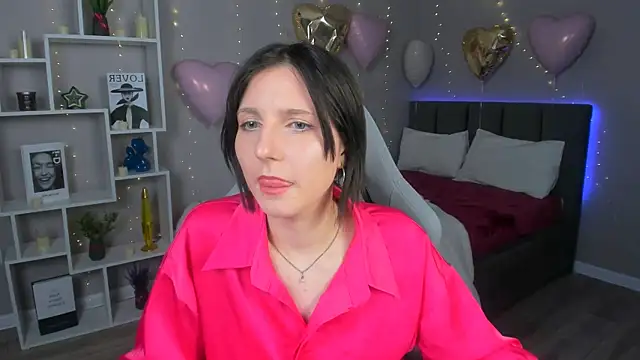 Snapshot of KikaOsterman chatting on 02/15/26, 12:40 KikaOsterman online show from 02/15/26, 12:40