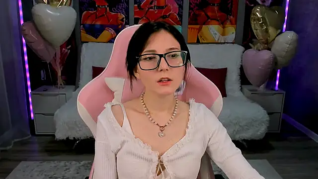 Snapshot of KikaOsterman chatting on 02/18/26, 01:07 KikaOsterman online show from 02/18/26, 01:07