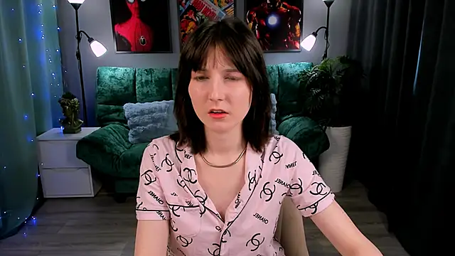 KikaOsterman online show from 04/02/26, 02:15