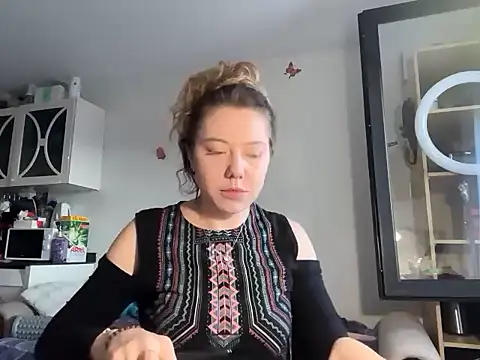 Snapshot of Luxerin chatting on 02/28/26, 03:46 Luxerin online show from 02/28/26, 03:46