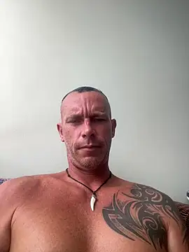 sexytony82 online show from 04/25/26, 05:21