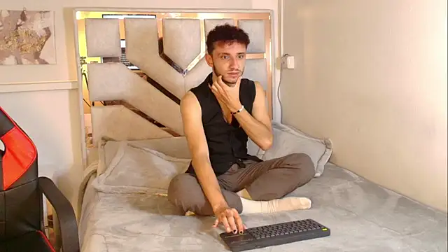 Curlystartt online show from 01/15/26, 01:26