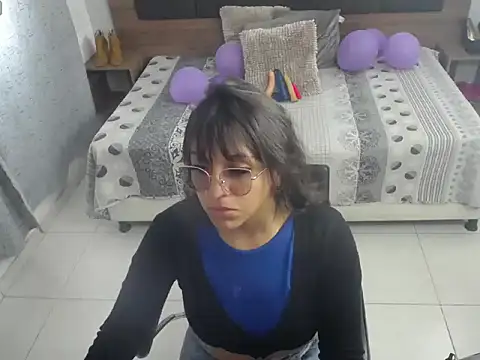 miss charlott 18 online show from 04/13/26, 11:59