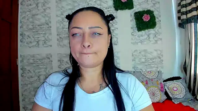 Snapshot of XXXStephanie_XXX chatting on 06/07/26, 07:50 XXXStephanie XXX online show from 06/07/26, 07:50