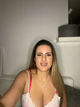 Snapshot of Liana-1 chatting on 01/13/26, 05:29 Liana-1 online show from 01/13/26, 05:29