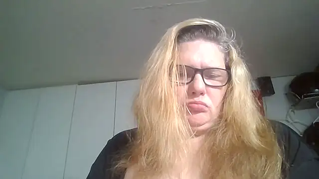 Snapshot of sexualsadie18 chatting on 01/13/26, 08:03 sexualsadie18 online show from 01/13/26, 08:03