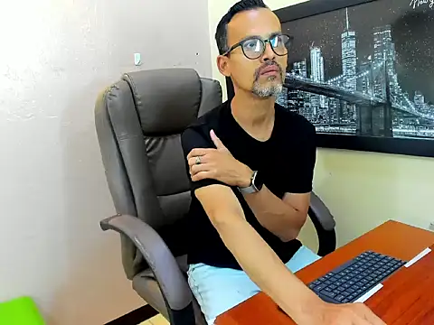 Oswalldo   online show from 03/12/26, 11:05