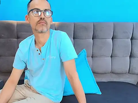 Oswalldo   online show from 04/02/26, 11:19