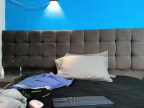 Oswalldo   online show from 04/08/26, 11:21