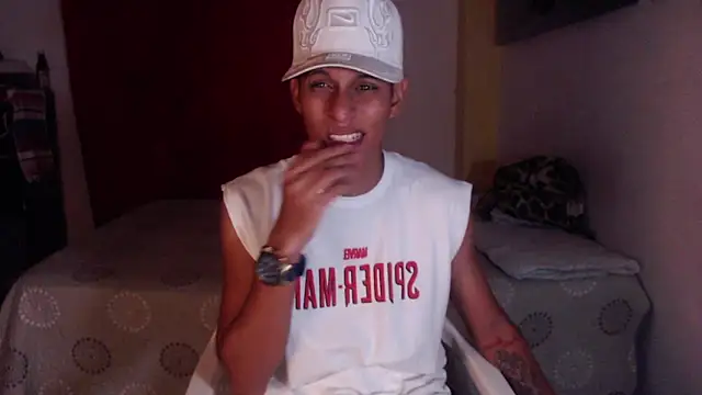 Snapshot of Niklaus1 chatting on 01/10/26, 02:13 Niklaus1 online show from 01/10/26, 02:13