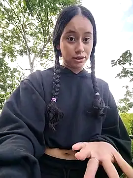 l0lita emi online show from 04/23/26, 12:29