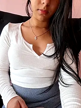 jade03  online show from 02/17/26, 05:52