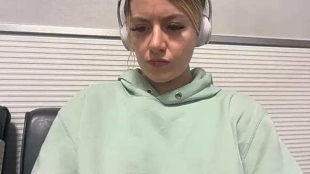 blondebunny999 999 online show from 03/20/26, 11:09