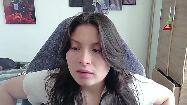 yessica gomez01 online show from 04/23/26, 07:27