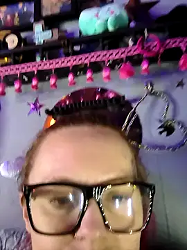 Snapshot of DisireAfterDark chatting on 02/14/26, 09:06 DisireAfterDark online show from 02/14/26, 09:06