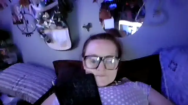 Snapshot of DisireAfterDark chatting on 02/15/26, 11:01 DisireAfterDark online show from 02/15/26, 11:01