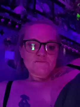 Snapshot of DisireAfterDark chatting on 03/17/26, 01:03 DisireAfterDark online show from 03/17/26, 01:03