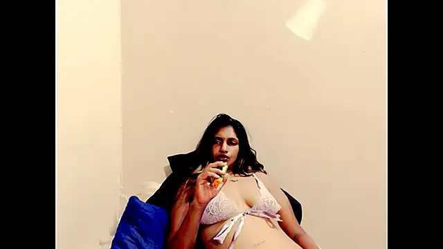 indianhoney69 online show from 04/19/26, 05:23