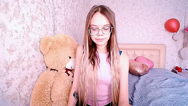 LolliStrawberry online show from 03/07/26, 02:19