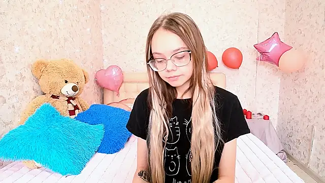 LolliStrawberry online show from 03/16/26, 02:28