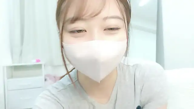 Snapshot of honokachan_v chatting on 06/17/26, 11:56 honokachan v online show from 06/17/26, 11:56
