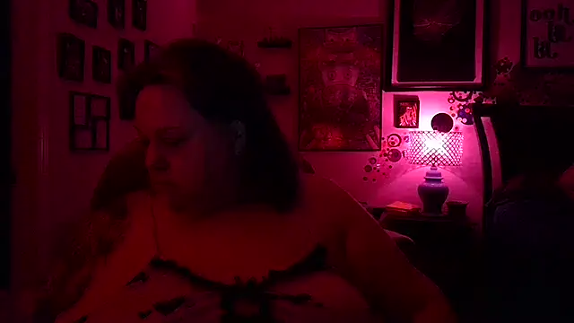 Snapshot of theUnihorniest chatting on 04/04/26, 01:26 theUnihorniest online show from 04/04/26, 01:26