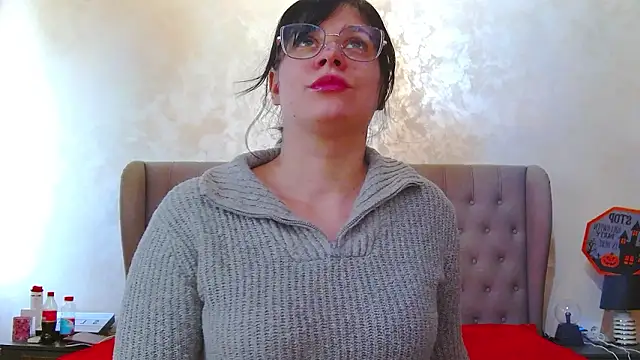 Snapshot of MaddyAllure chatting on 03/02/26, 09:49 MaddyAllure online show from 03/02/26, 09:49