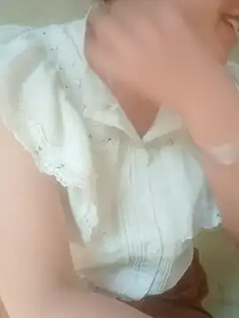 jjennyyy online show from 04/22/26, 07:22