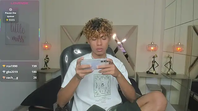 Anyelo Twink online show from 04/09/26, 06:19