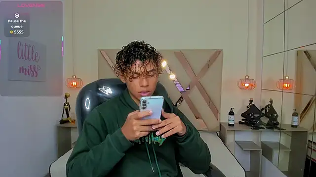 Anyelo Twink online show from 04/17/26, 04:59