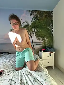 Faucettes online show from 04/24/26, 06:49