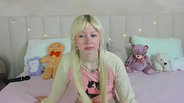 Snapshot of AdeleSilvy chatting on 06/02/26, 01:51 AdeleSilvy online show from 06/02/26, 01:51