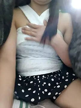 Snapshot of Vanvan68xx chatting on 02/11/26, 10:26 Vanvan68xx online show from 02/11/26, 10:26