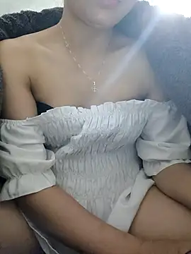 Snapshot of Vanvan68xx chatting on 02/24/26, 03:59 Vanvan68xx online show from 02/24/26, 03:59