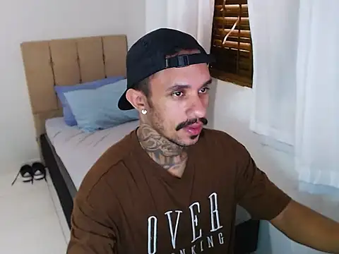 Snapshot of lipegonzalezz chatting on 02/11/26, 11:48 lipegonzalezz online show from 02/11/26, 11:48