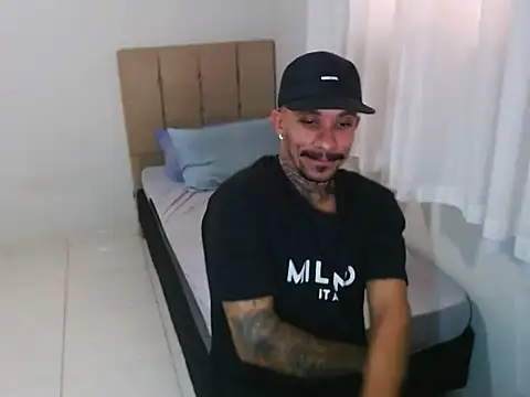 Snapshot of lipegonzalezz chatting on 02/12/26, 03:18 lipegonzalezz online show from 02/12/26, 03:18